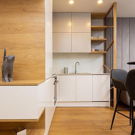 Apartment City Center Grzybowska By Renters Prestige ワルシャワ エクステリア 写真