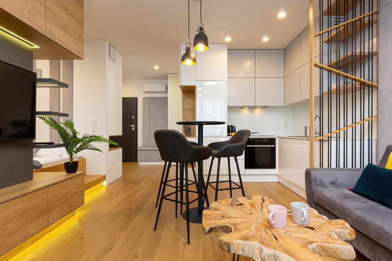 Apartment City Center Grzybowska By Renters Prestige ワルシャワ エクステリア 写真