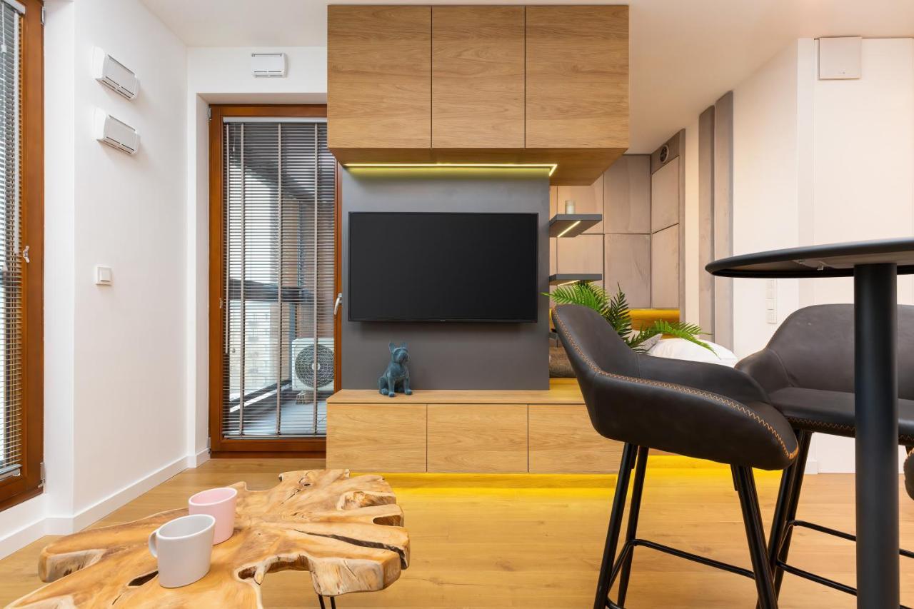 Apartment City Center Grzybowska By Renters Prestige ワルシャワ エクステリア 写真