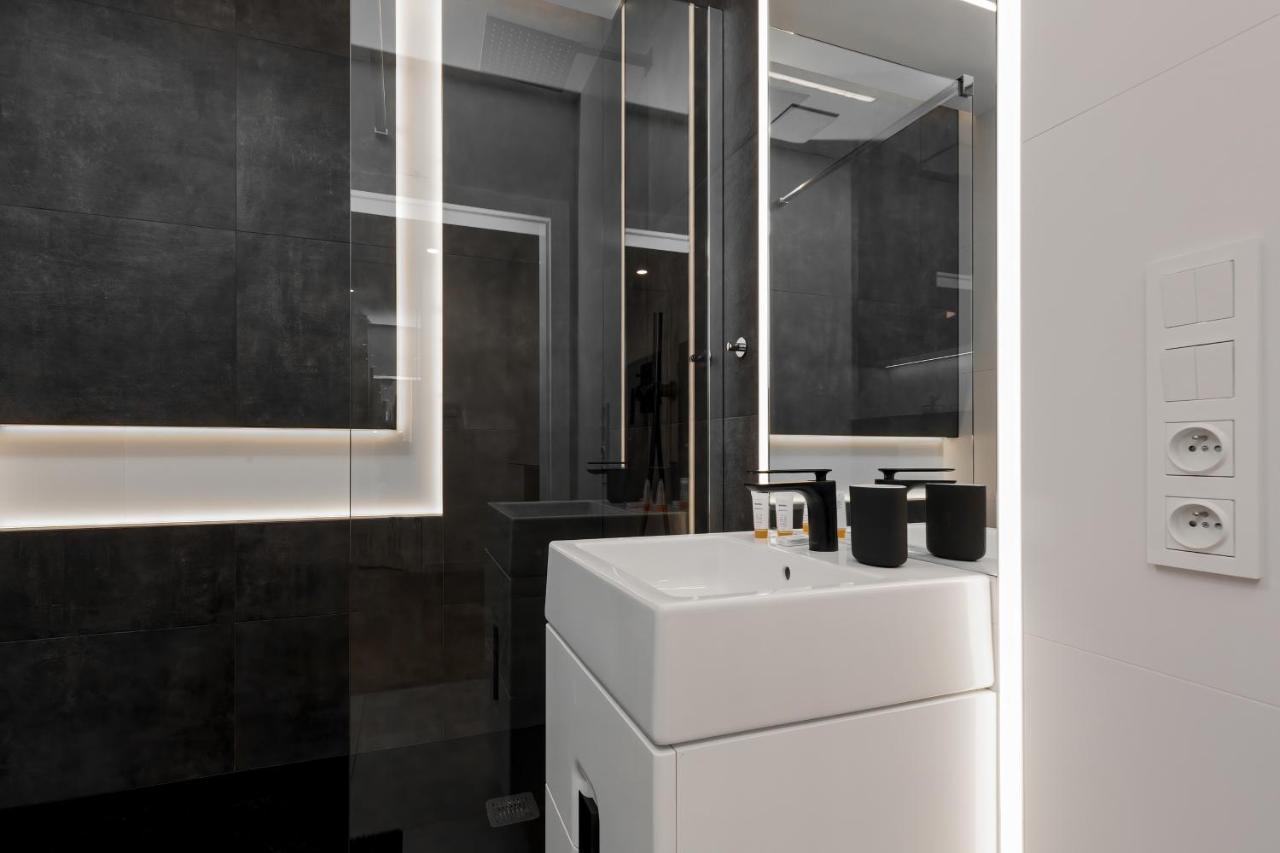 Apartment City Center Grzybowska By Renters Prestige ワルシャワ エクステリア 写真