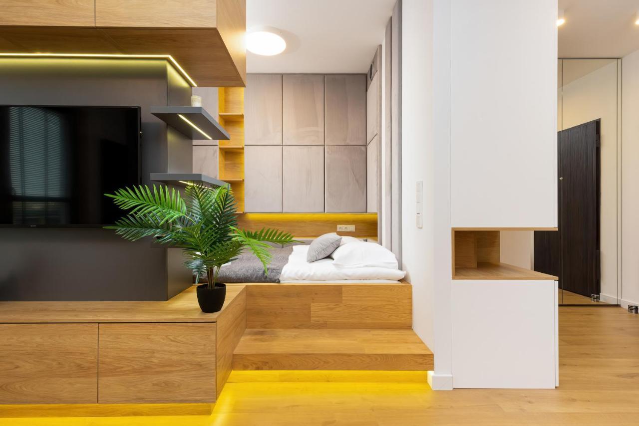 Apartment City Center Grzybowska By Renters Prestige ワルシャワ エクステリア 写真